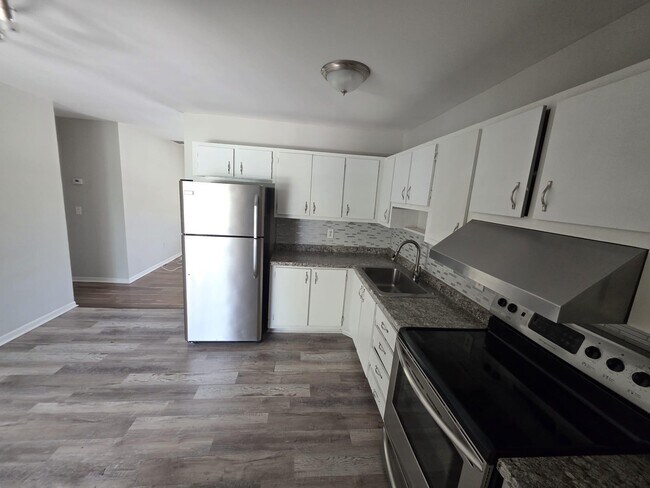 Foto del edificio - 978 Sumter Rd W