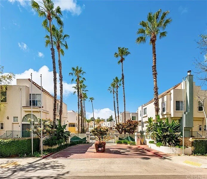 Front Entrance - 5455 Sylmar