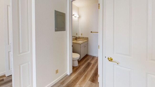 Foto del edificio - 1763 Santa Barbara Ave