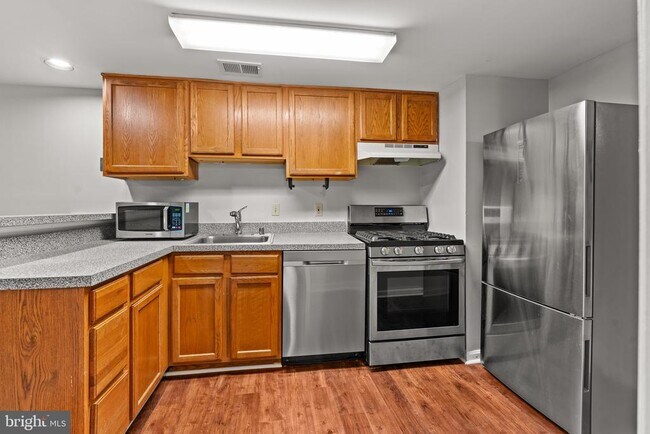 Foto del edificio - 3612 Rock Creek Church Rd NW
