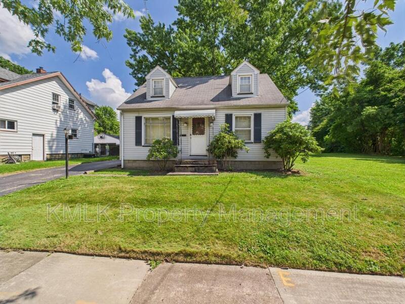 Primary Photo - 975 Glenwood St NE