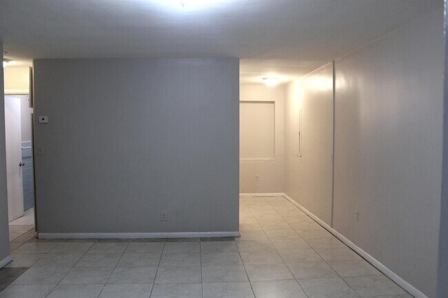 Building Photo - 4434 Venus Ave