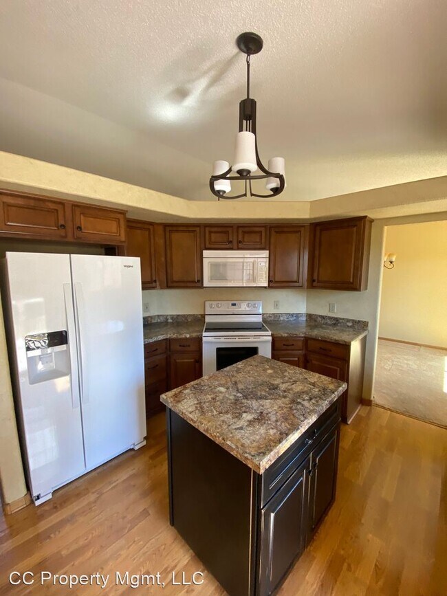 4 br, 2.5 bath House 5108 Summerset Dr House Rental in Rapid City