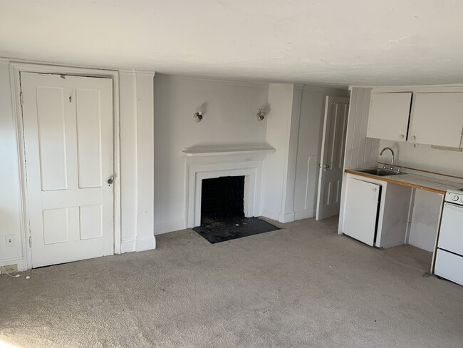 Building Photo - 58 Anderson St