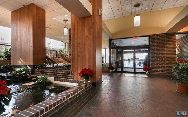Foto del edificio - 770 Anderson Ave