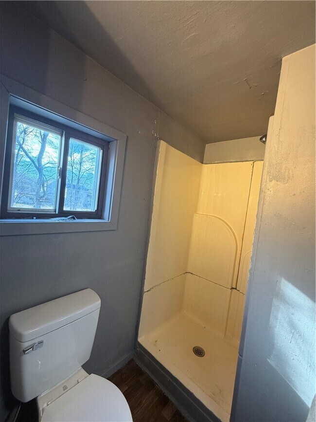 Foto del edificio - 752 S Main St