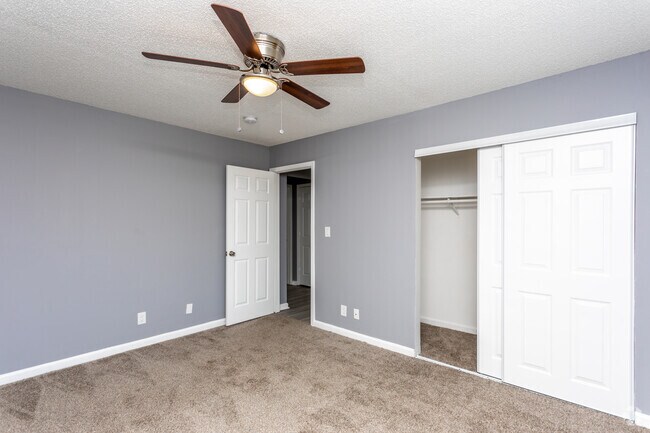 2BR, 1BA - 845 SF - Gateway South Apartments