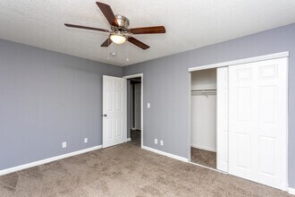2BR, 1BA - 845 SF - Gateway South