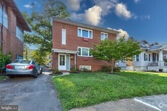 Building Photo - 926 N Edgewood St