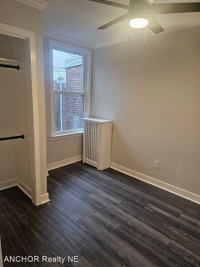 Building Photo - 3 br, 1 bath House - 5207 Hawthorne St.