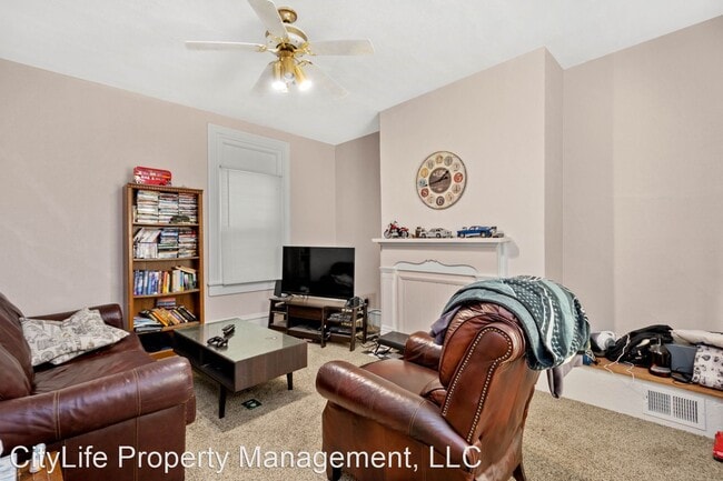 Building Photo - 3 br, 1 bath House - 250 Maple Avenue