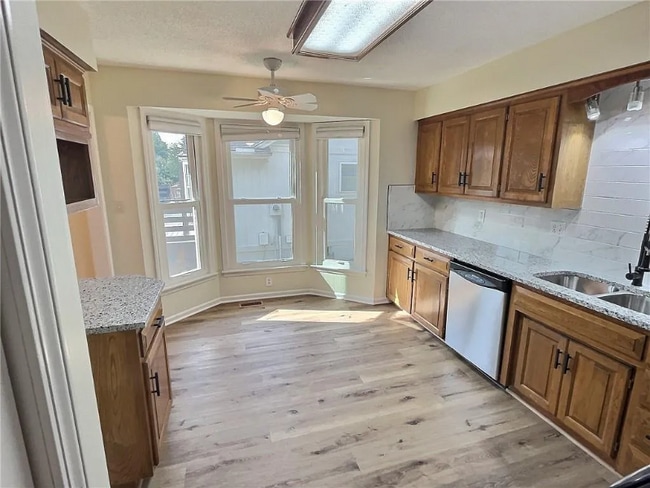 Foto del edificio - 1121 NE Ridgeview Dr