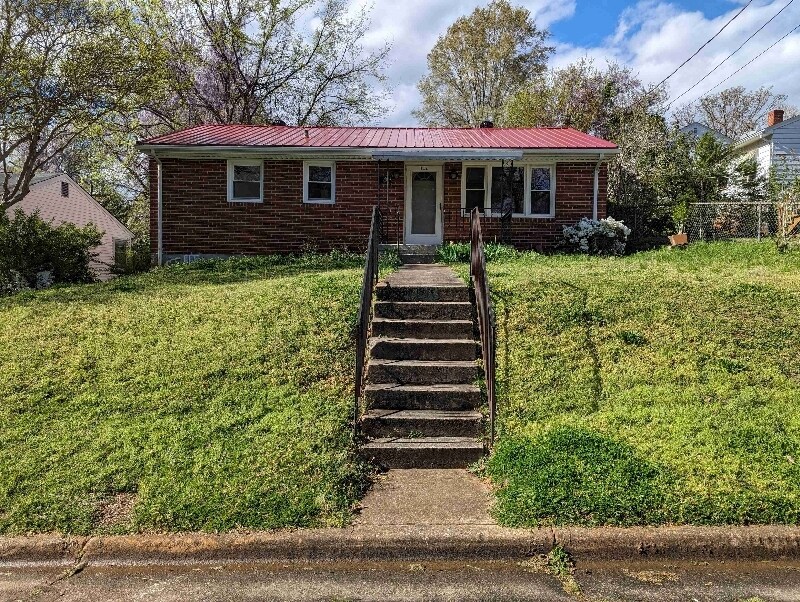 Primary Photo - 112 Bradford St