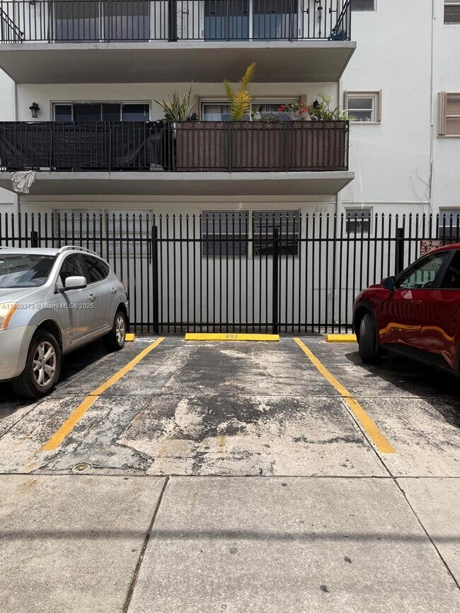 Foto del edificio - 444 SW 4th St