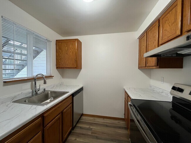 Foto del edificio - Updated 1st floor 1 X 1 Beaverton Condo! Close to Downtown Beaverton! Spacious & Open, Close to N...