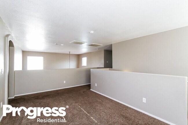Foto del edificio - 1114 Cliffbrook Hedge Ave