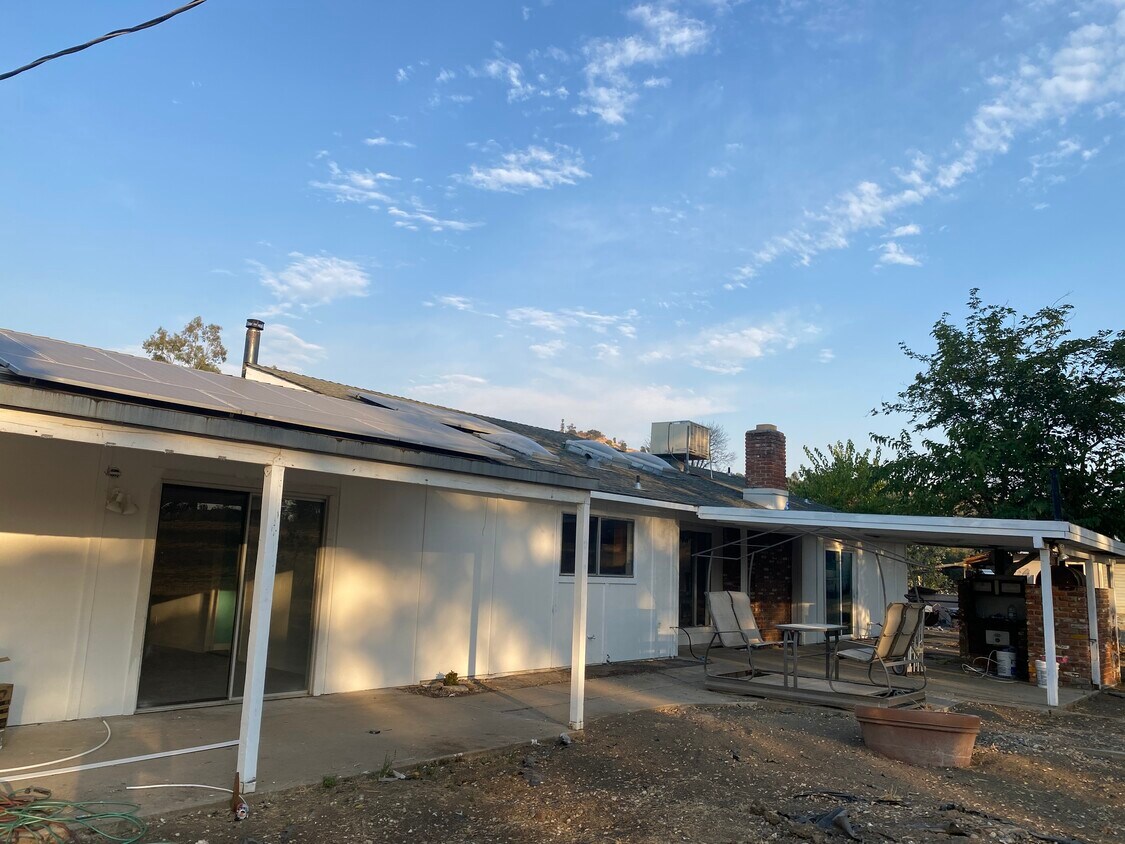 Foto principal - 25604 Auberry Rd