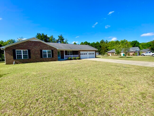 Building Photo - 2560 Nicholson Dr