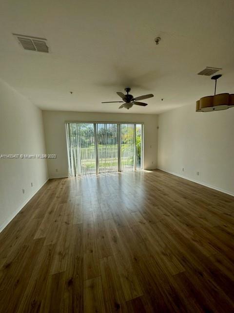 Foto del edificio - 882 Pipers Cay Dr