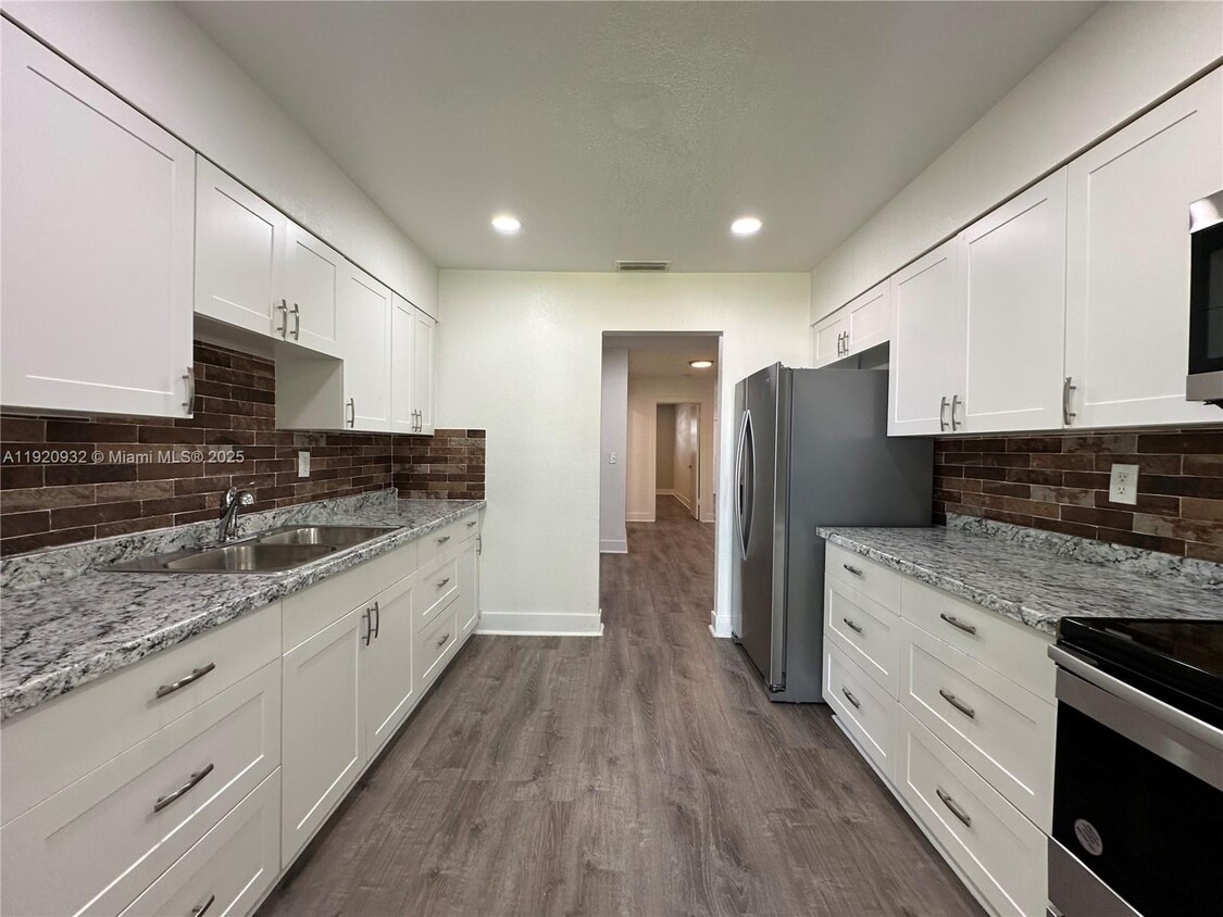 Foto principal - 108 NW 1st St