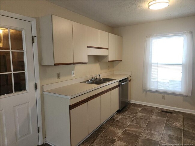 Foto del edificio - 6837 Marlowe Dr