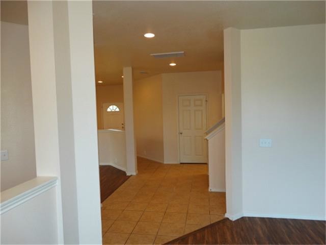 Building Photo - 2307 Bedford Oak St