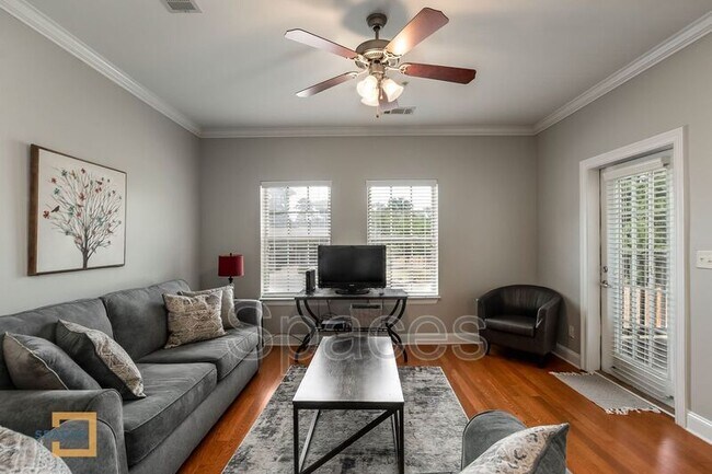 Foto del edificio - 3218 Veterans Memorial Pkwy