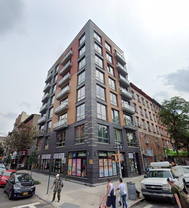 Building Photo - 200 E 117th St