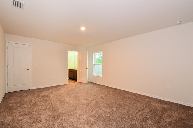Foto del edificio - 187 Blackstone Dr