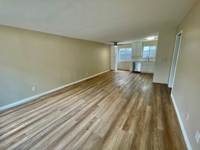 Building Photo - 4142 Hathaway Ave