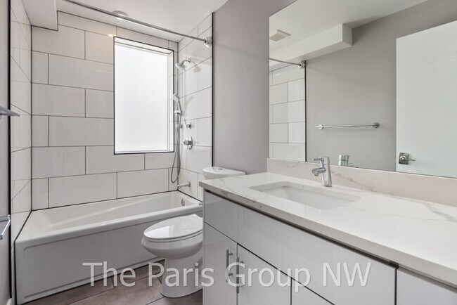 Foto del edificio - Modern 2BR Columbia City/Hillman City Town...