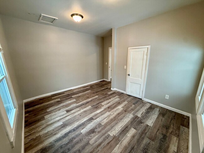 Foto del edificio - 3 Bed 1 Bath - Single family house, Taylor-Berry Neighborhood