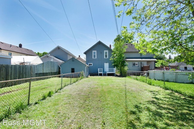 Building Photo - 2 br, 1 bath House - 22 E. Channel St.