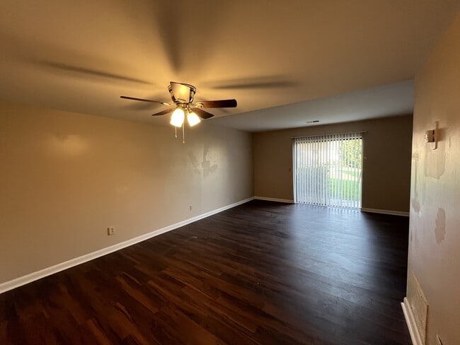 Building Photo - 901 Olmstead Dr