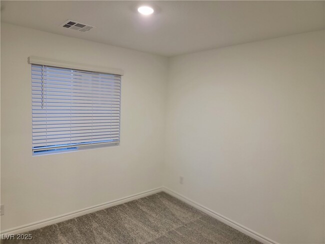 Foto del edificio - 6139 Rathbone St