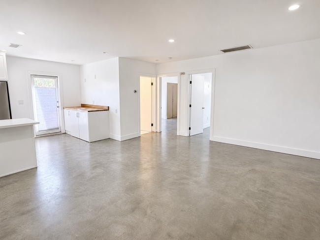 Building Photo - 4232 Verdugo Rd