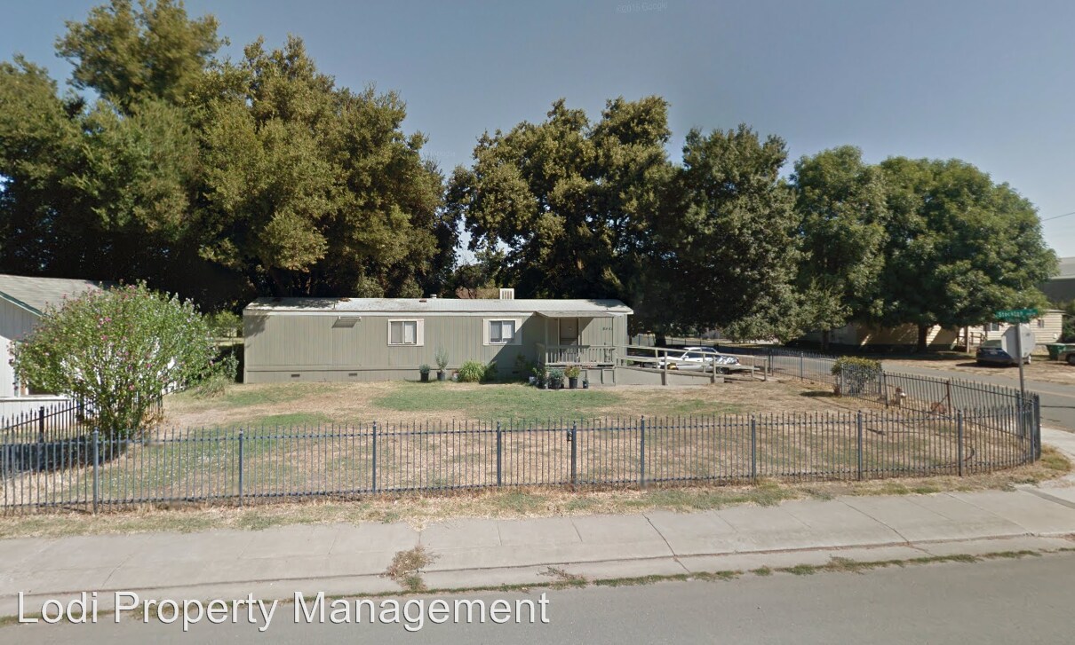 Primary Photo - 2 br, 1 bath House - 8441 W Stockton St