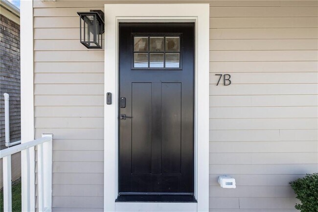 Building Photo - 7 Sheffield Ave