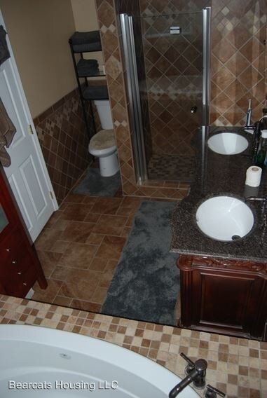 Building Photo - 5 br, 2.5 bath Apartment - 72 MATHEWS