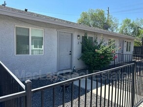 Building Photo - 2922 E Roeser Rd
