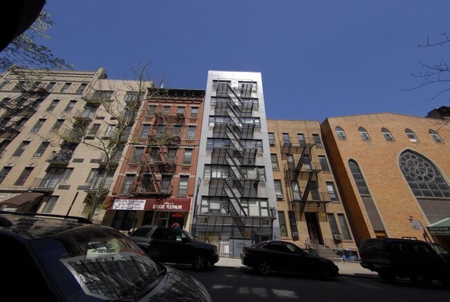 Building Photo - 225 E 82nd St