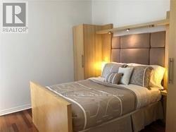 Photo du bâtiment - 1 King St W