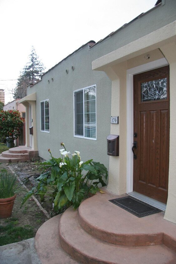 Primary Photo - 174 Tasso St