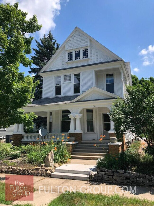 Building Photo - 710 Morris Ave SE