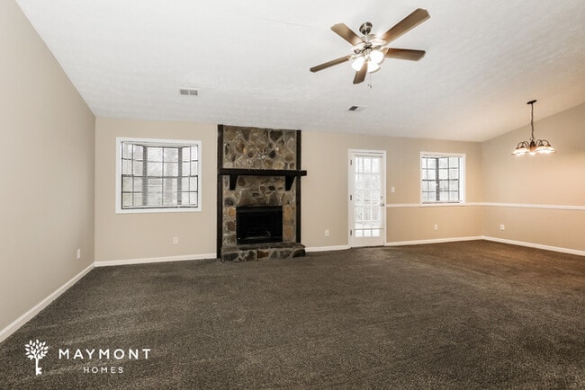 Building Photo - 9370 Woodloop Ct