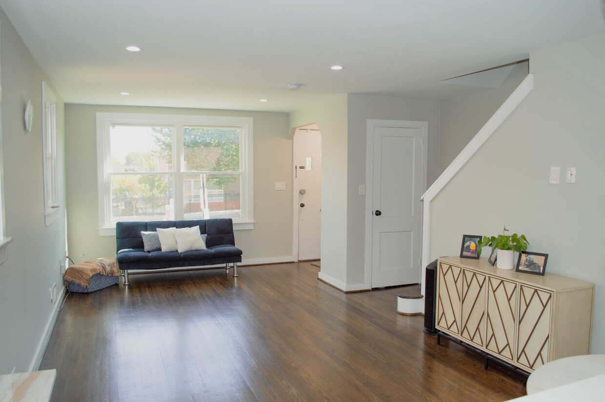 Foto principal - 536 Riggs Rd NE