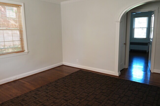Building Photo - Apartment Chinquapin Park/Belvedere