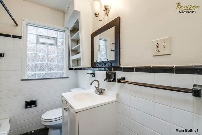 Building Photo - 3 br, 1.5 bath House - 16189 W Parkway St