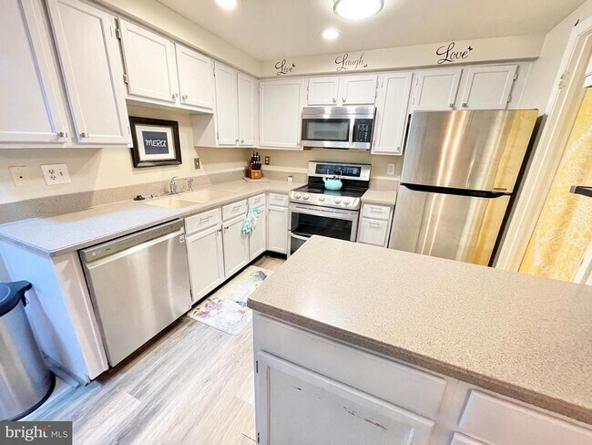Building Photo - 12263 Wadsworth Way