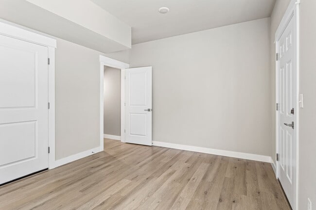 Building Photo - Brand New Townhouse in Yakima!